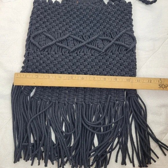 Danielle Nicole Black Macrame Crochet Boho Long Fringe Bag Strap Wood Handles - Picture 4 of 7